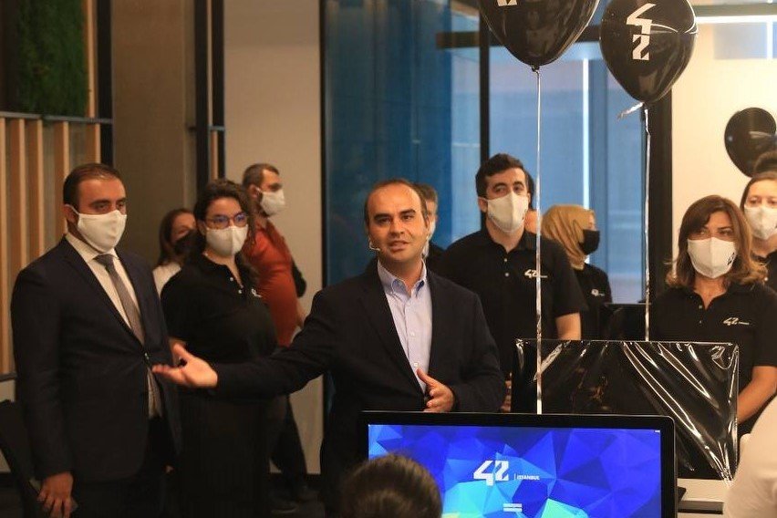 42 İstanbul'da İlk Ders Zili