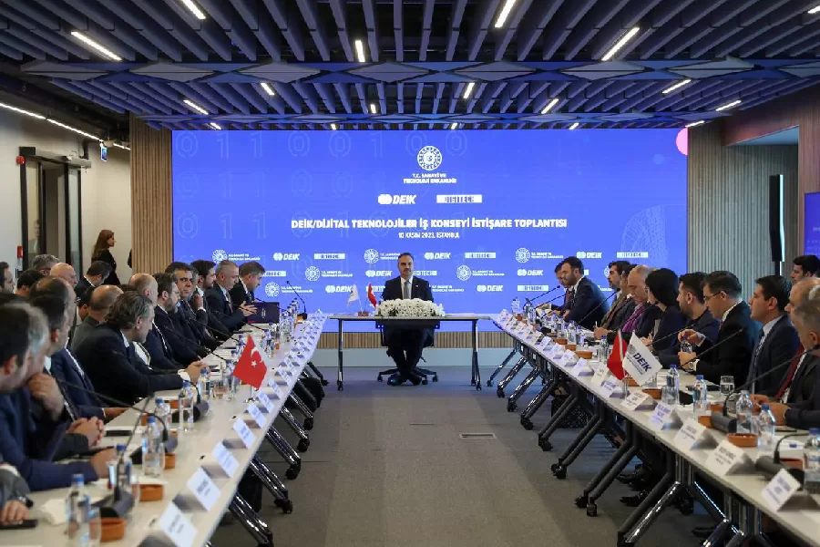 TEKNOLOJİ LİDERLERİNİN “DİJİTAL DÖNÜŞÜM” BULUŞMASI