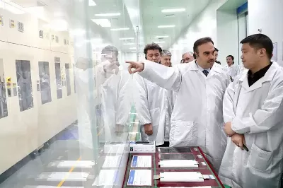Mehmet Fatih Kacir Sanayi Bakani Cin
