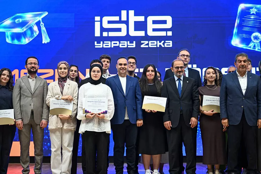İŞ’TE YAPAY ZEKÂ MEZUNİYET TÖRENİ - Gorsel 2