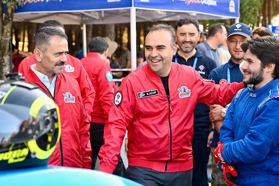 BAKAN KACIR, TEKNOFEST YARIŞLARINA KATILDI - Gorsel 3
