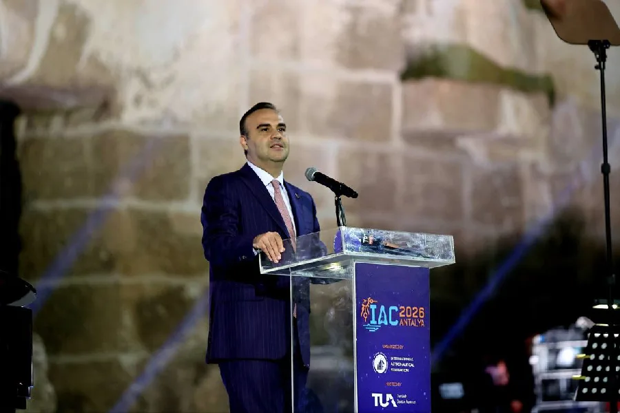 BAKAN KACIR, IAC 2026 GALA PROGRAMINA KATILDI - Gorsel 3