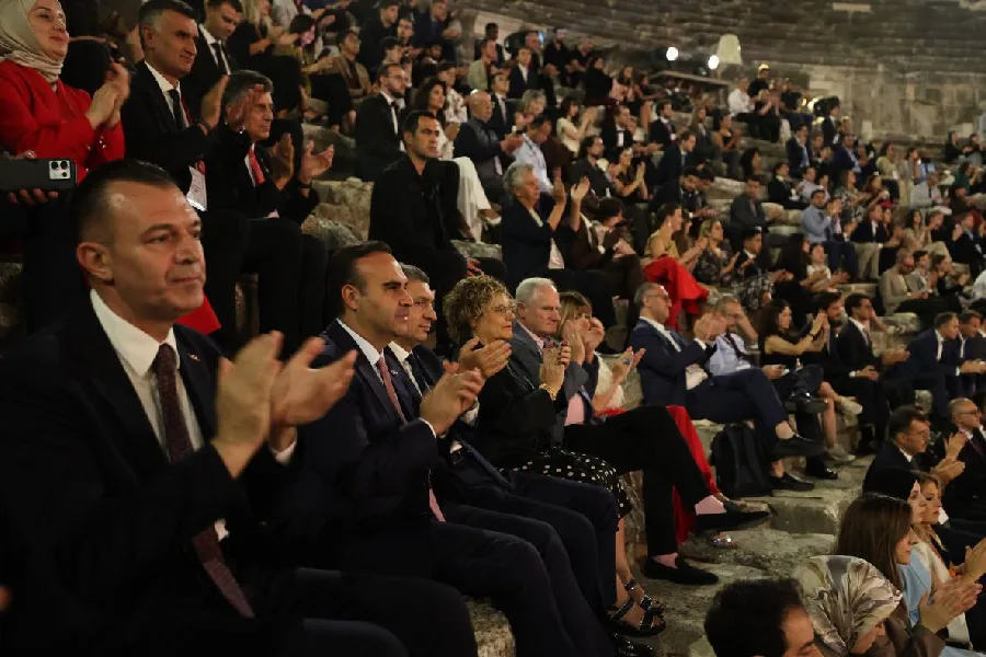 BAKAN KACIR, IAC 2026 GALA PROGRAMINA KATILDI - Gorsel 5